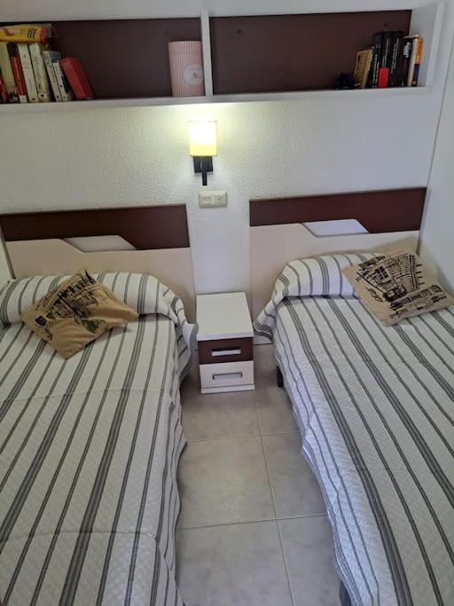 Holiday Center Apartamento Vistas Mar, Acceso Directo Playa Y Piscina Roses Exterior photo